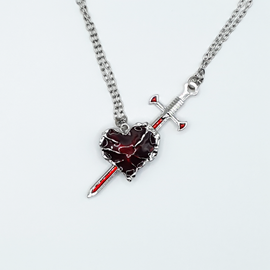 AmoraBlade™ – Naszyjnik „Przebite Serce”